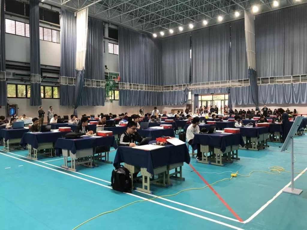  比賽開始前，秩序井然的現場/