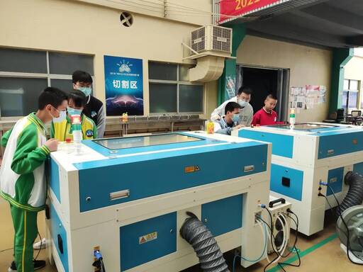 選手使用雷宇激光切割機(jī)