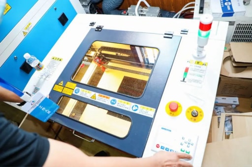 雷宇與創(chuàng)趣天地助力第二十三屆海南省學(xué)生信息素養(yǎng)提升實(shí)踐活動(dòng)