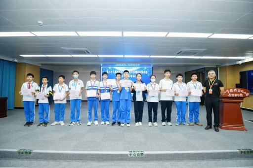 雷宇與創(chuàng)趣天地助力第二十三屆海南省學(xué)生信息素養(yǎng)提升實(shí)踐活動(dòng)